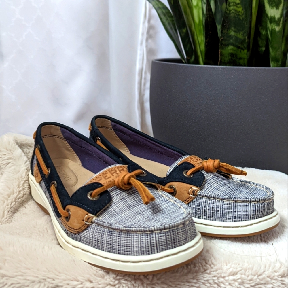 NWOT Sperry Boat Shoes